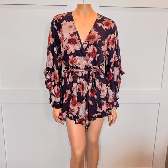 Dress Forum Los Angeles-Washed Floral Romper w/ Ruffled Trim Line-Women’s Medium - Picture 2 of 9